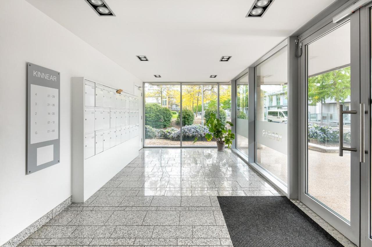 Stunning Apartment With Underground Parking! London Exterior photo